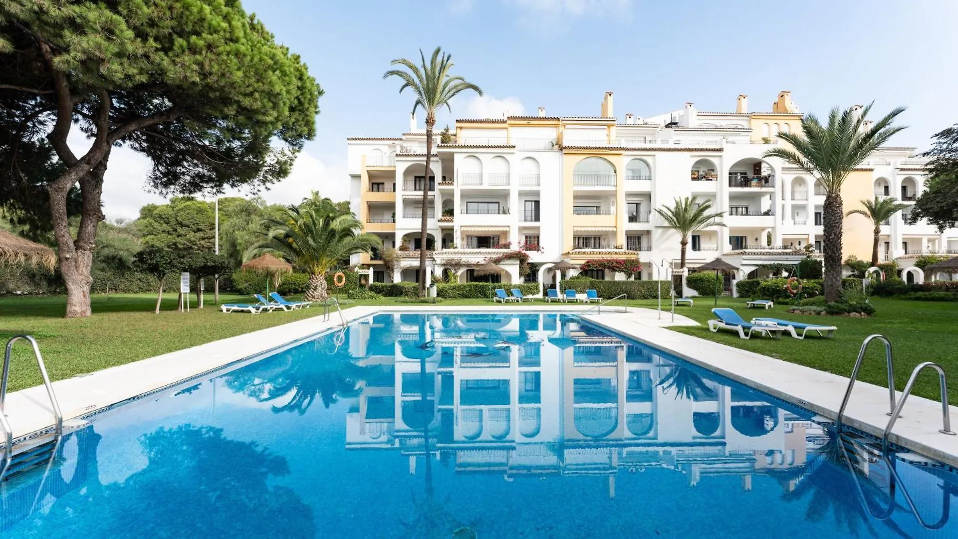 Beautiful Frontline Apartment Marbella