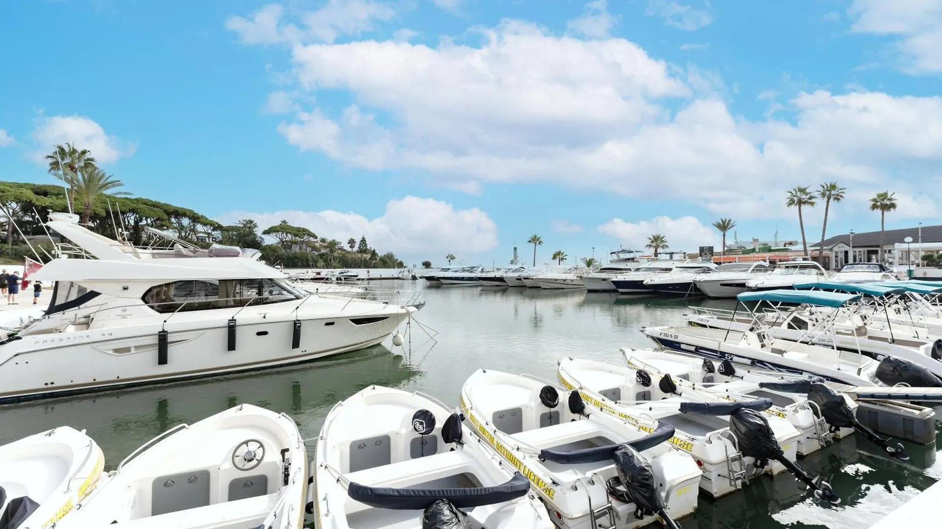 Beautiful Frontline Apartment Marbella