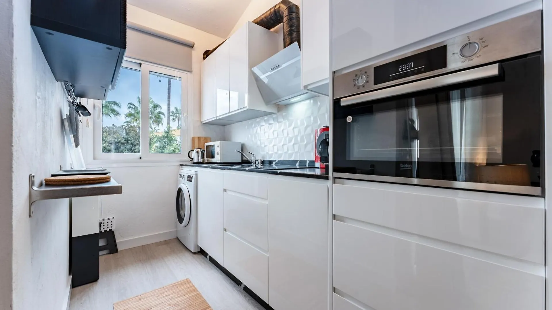 Beautiful Frontline Apartment Marbella