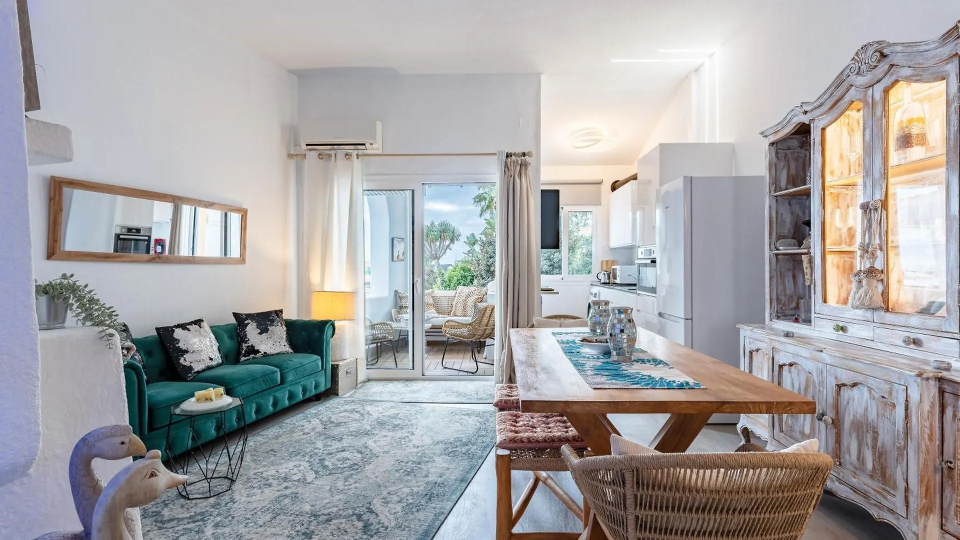 Beautiful Frontline Apartment Marbella