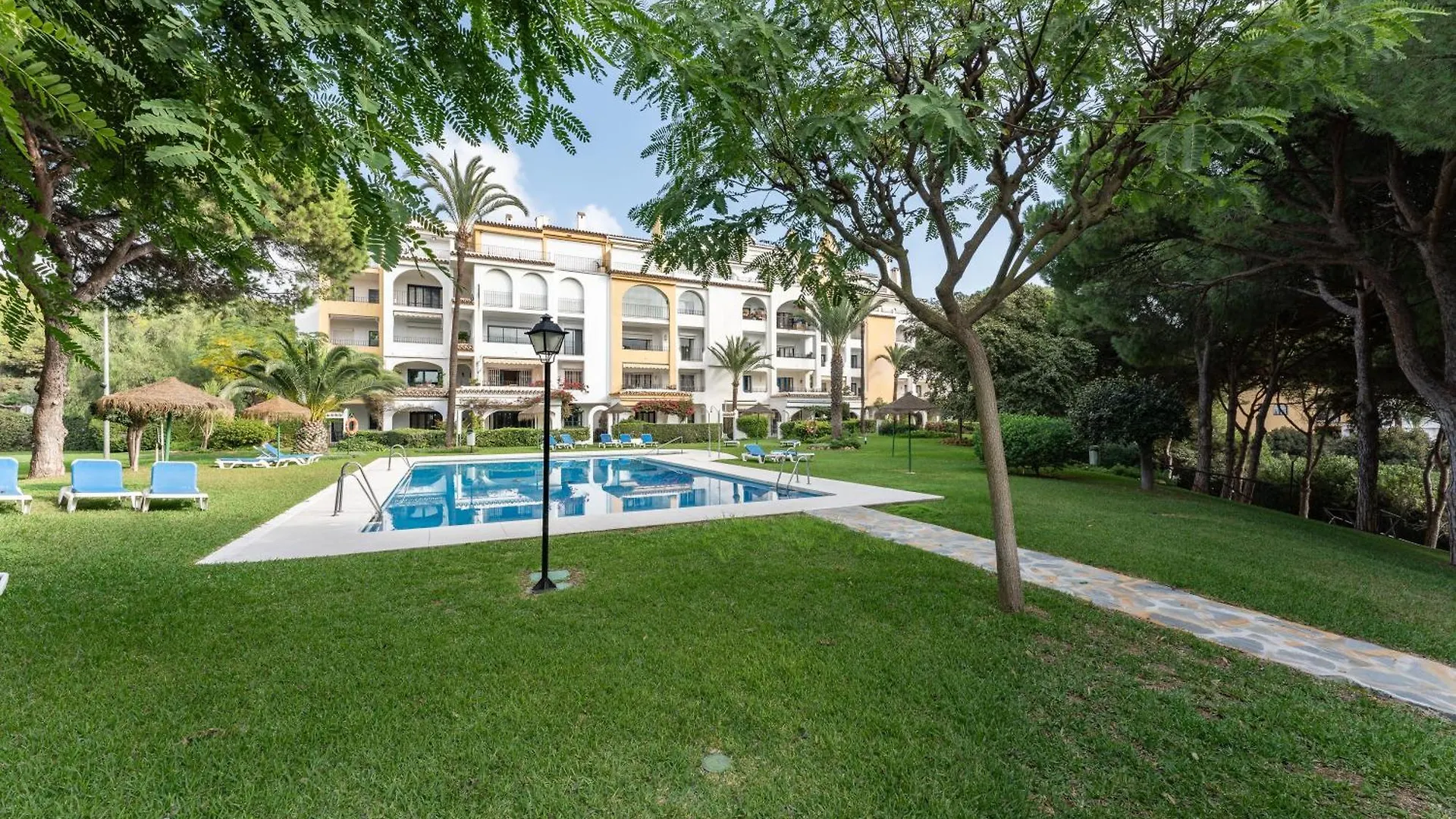 Beautiful Frontline Apartment Marbella